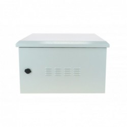 6U 19" udendørs rack, 60 cm dybt, med ventilatorer installeret. IP55 forseglet